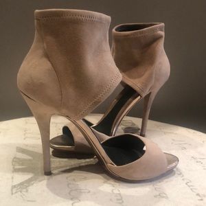 Brian Atwood suede ankle sandal size 8.5
